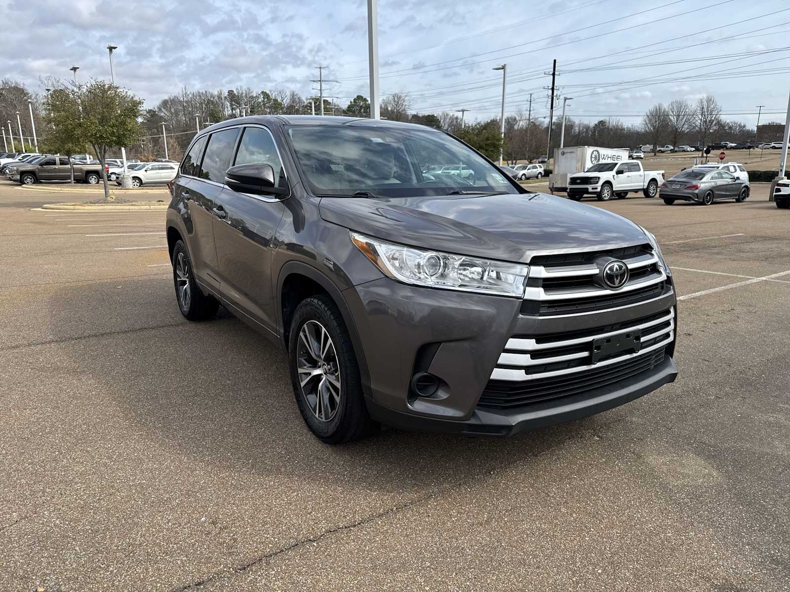 Thumbnail: 2017 Toyota Highlander - 8