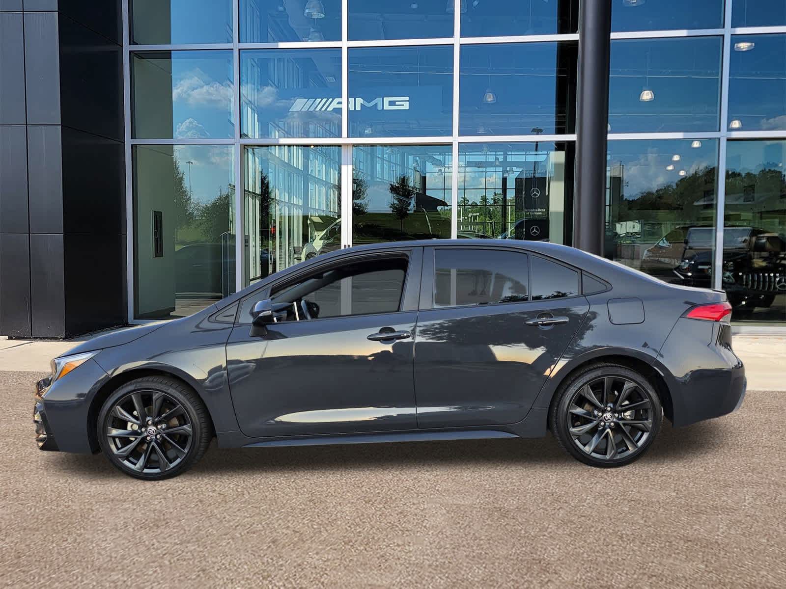 2023 Toyota Corolla SE photo 3