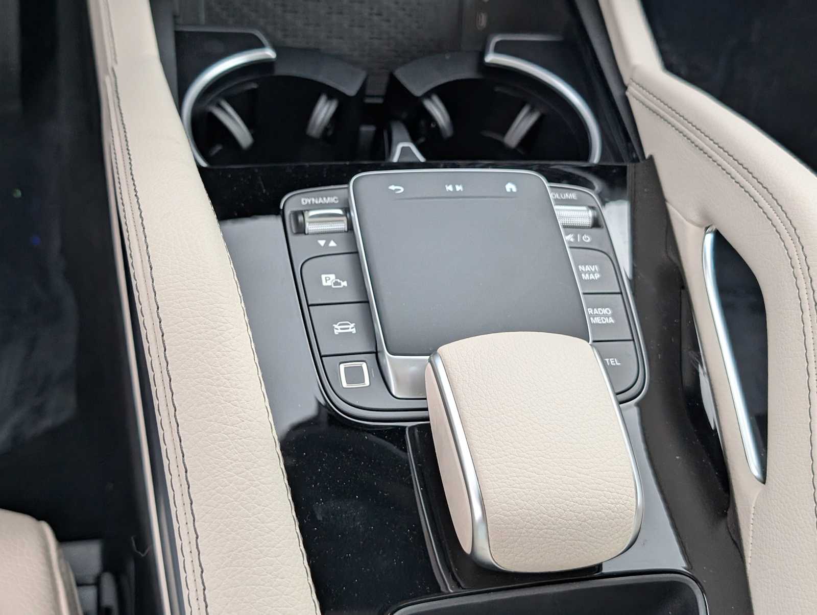 Thumbnail: 2026 Mercedes-Benz GLE - 14