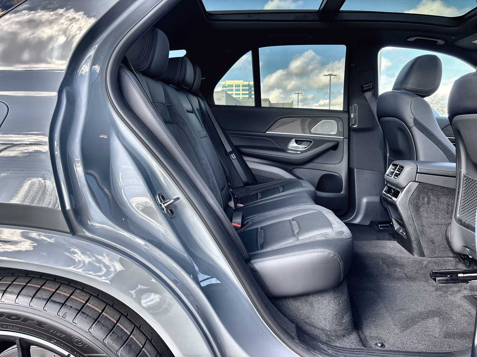 Thumbnail: 2026 Mercedes-Benz GLE - 19