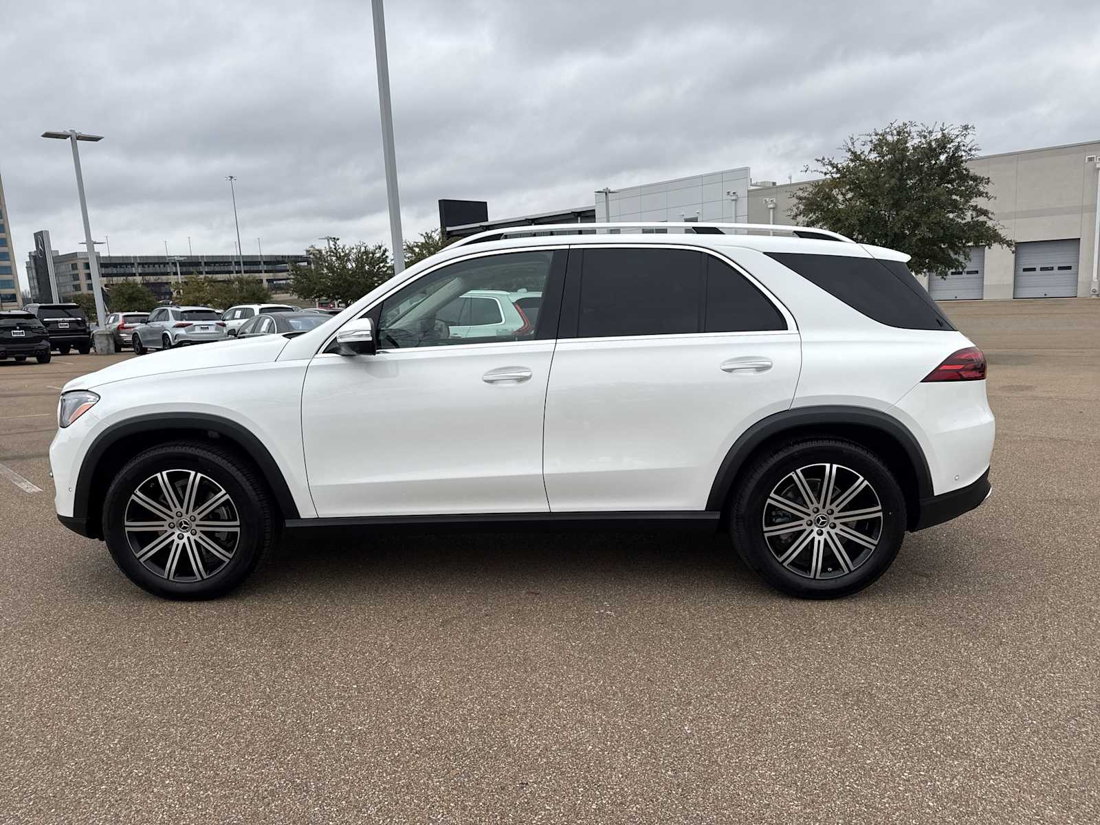 Thumbnail: 2026 Mercedes-Benz GLE - 3