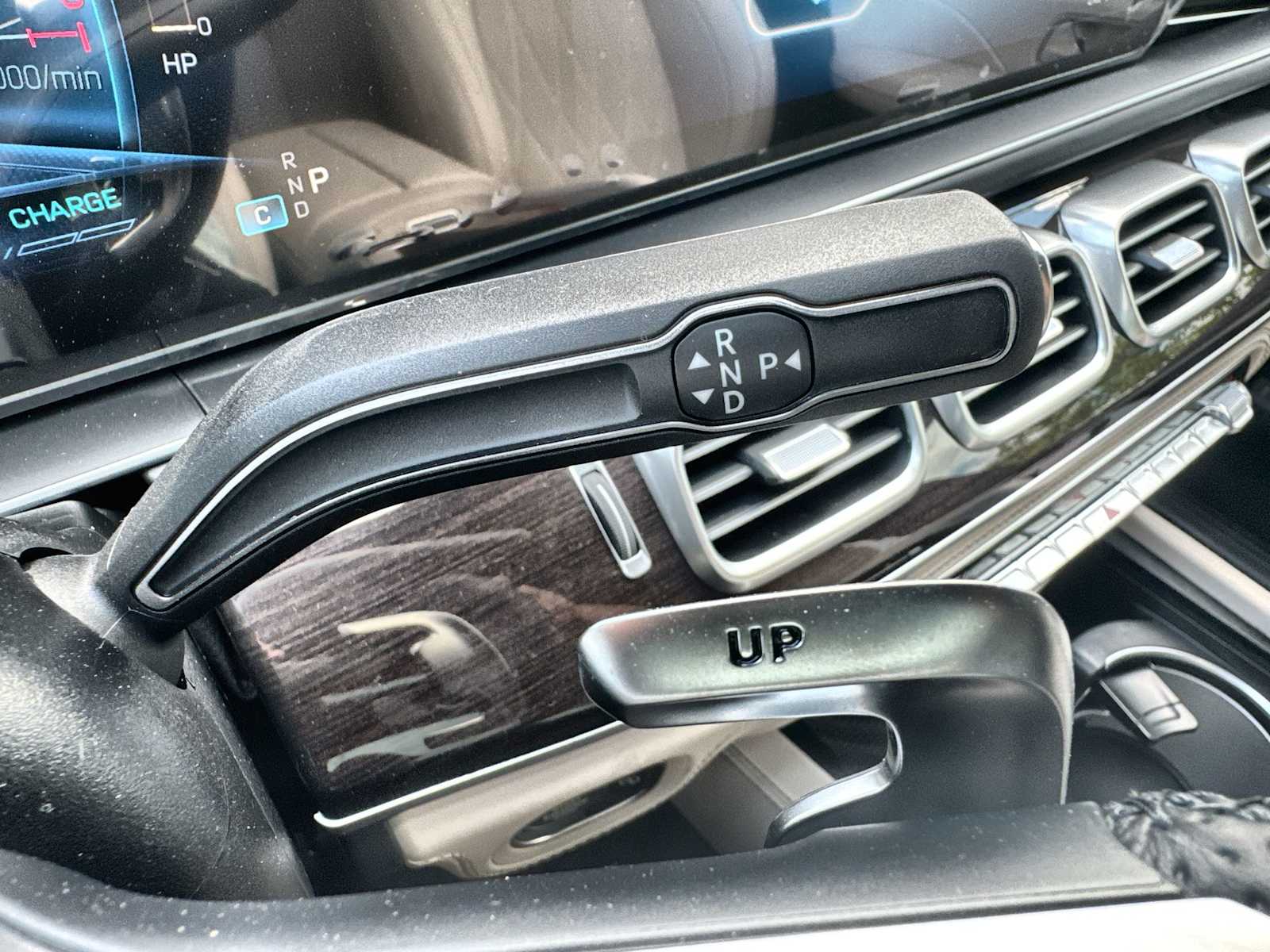 Thumbnail: 2026 Mercedes-Benz GL-Class - 23