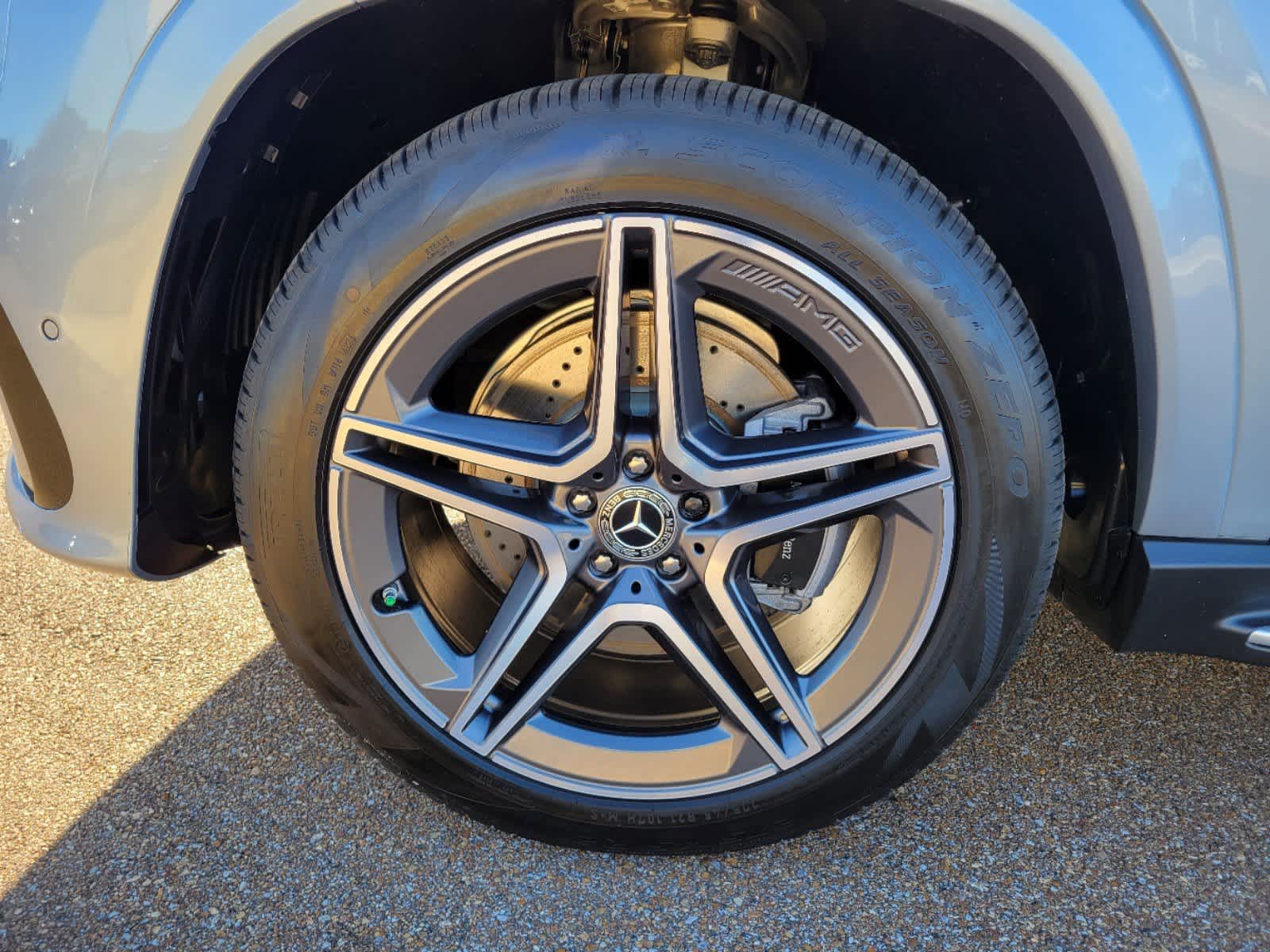 Thumbnail: 2025 Mercedes-Benz GLS - 29