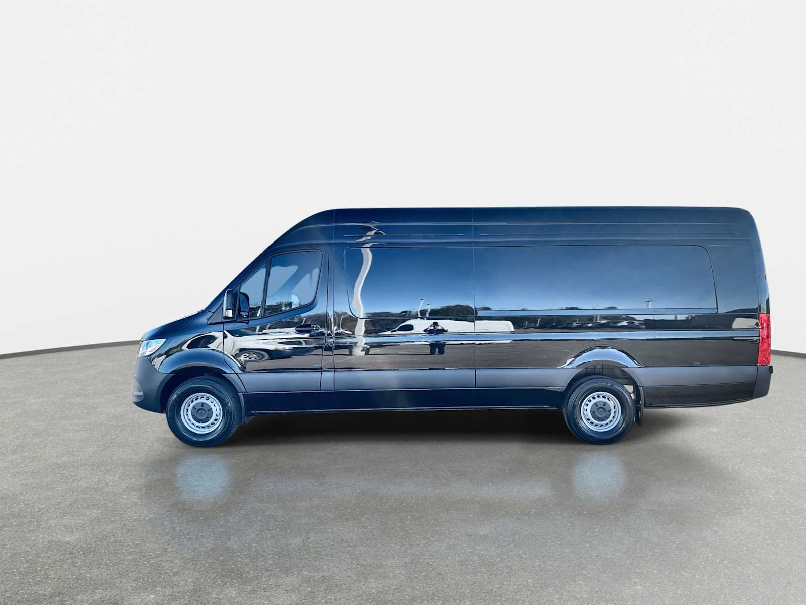 Thumbnail: 2026 Mercedes-Benz Sprinter - 4