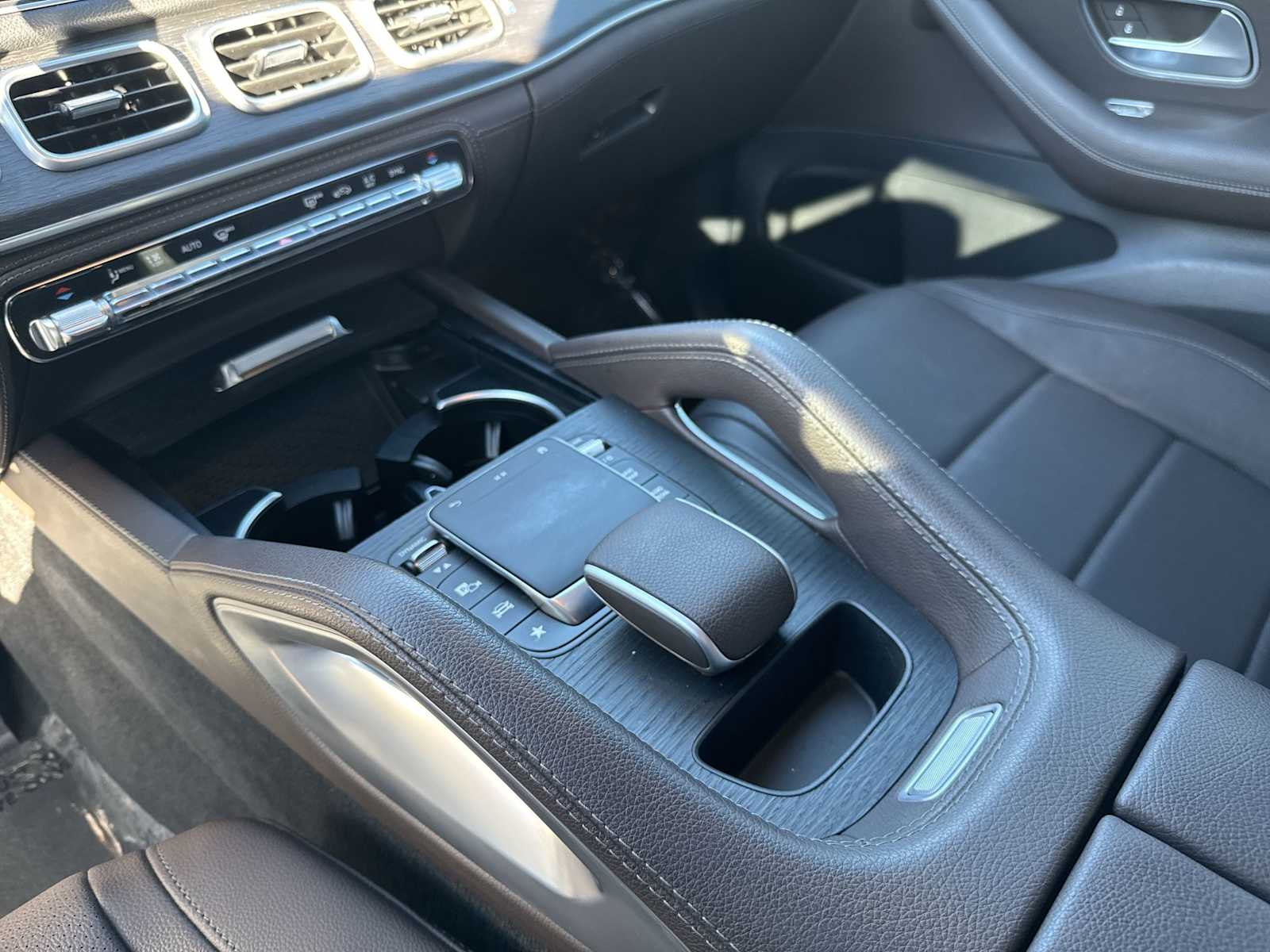 Thumbnail: 2023 Mercedes-Benz GLE - 29