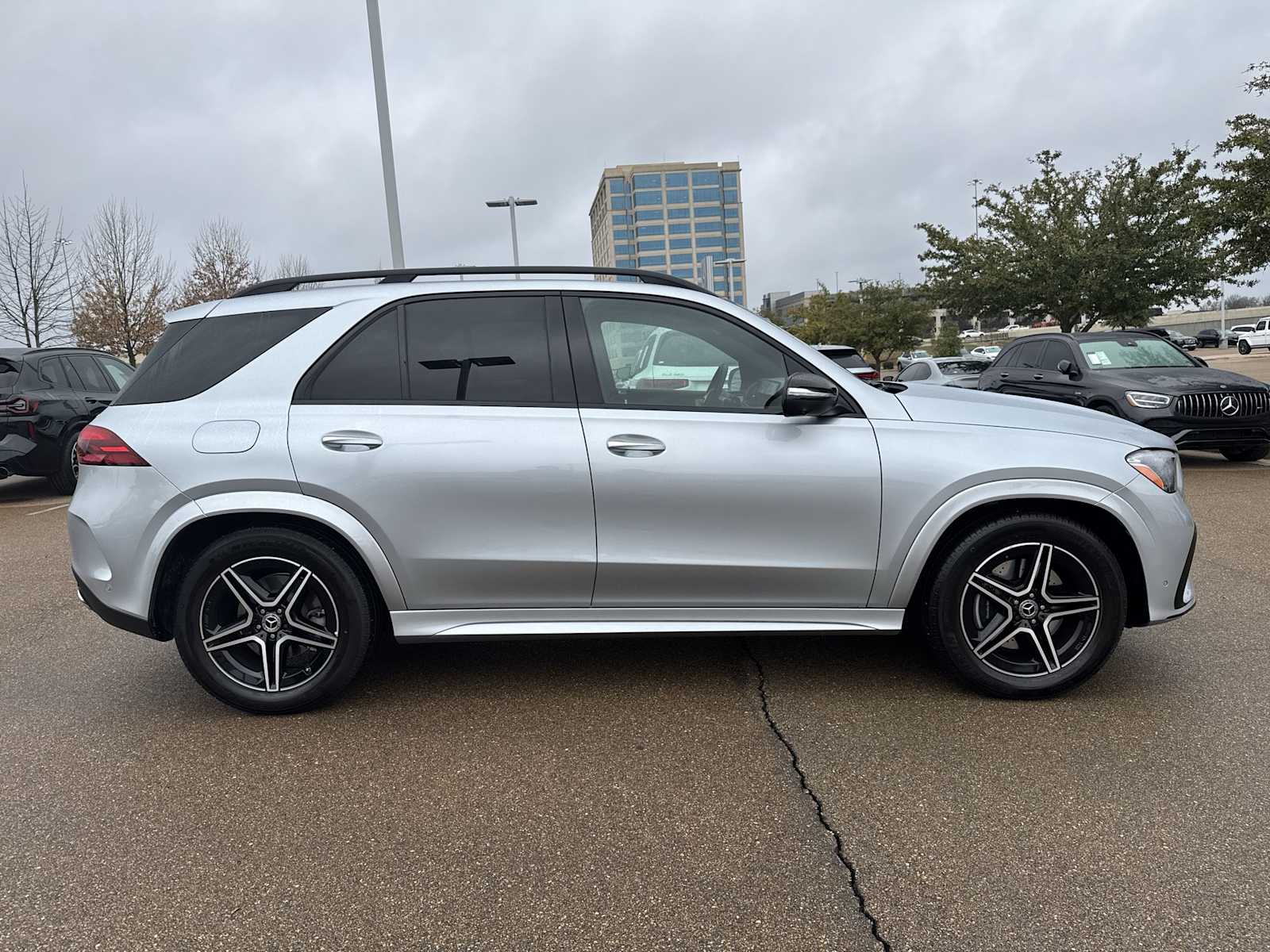 Thumbnail: 2026 Mercedes-Benz GLE - 7