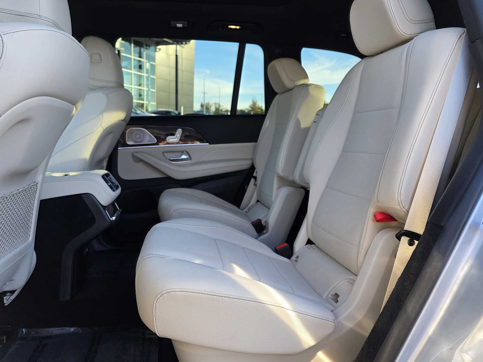 Thumbnail: 2025 Mercedes-Benz GLS - 15