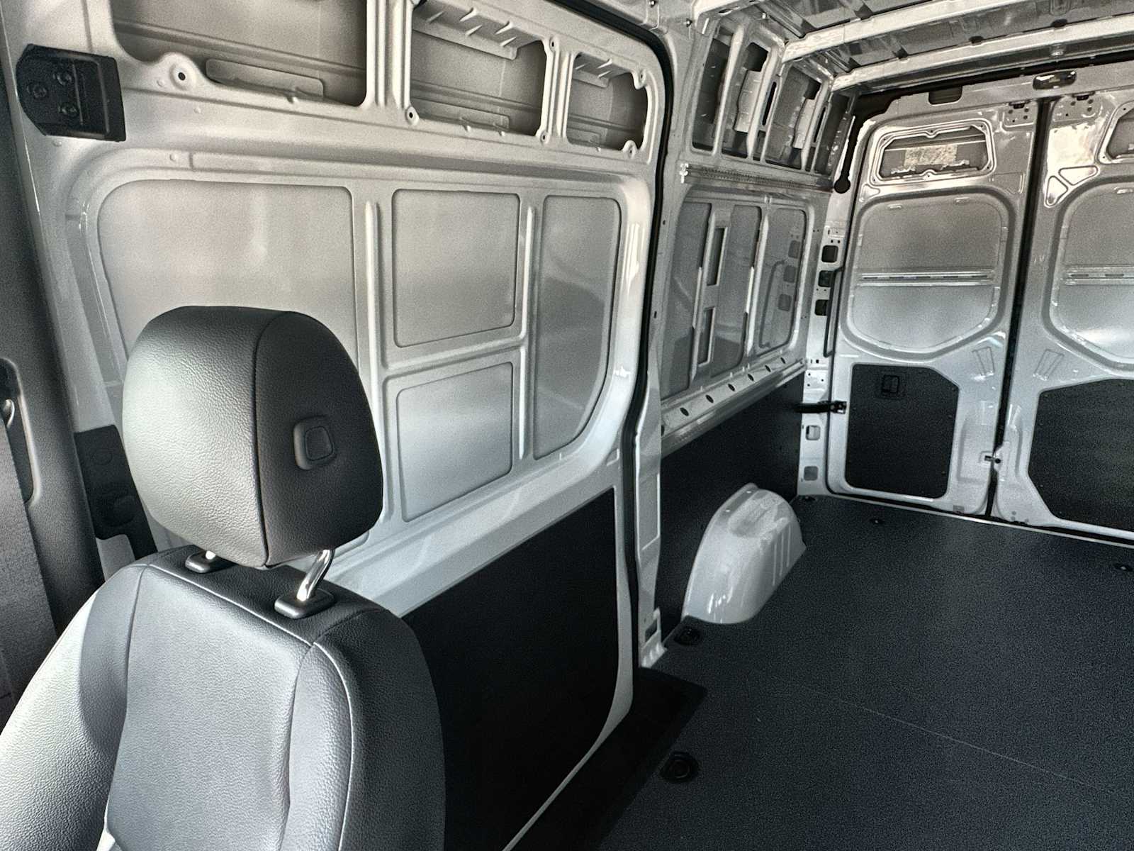 Thumbnail: 2026 Mercedes-Benz Sprinter - 19