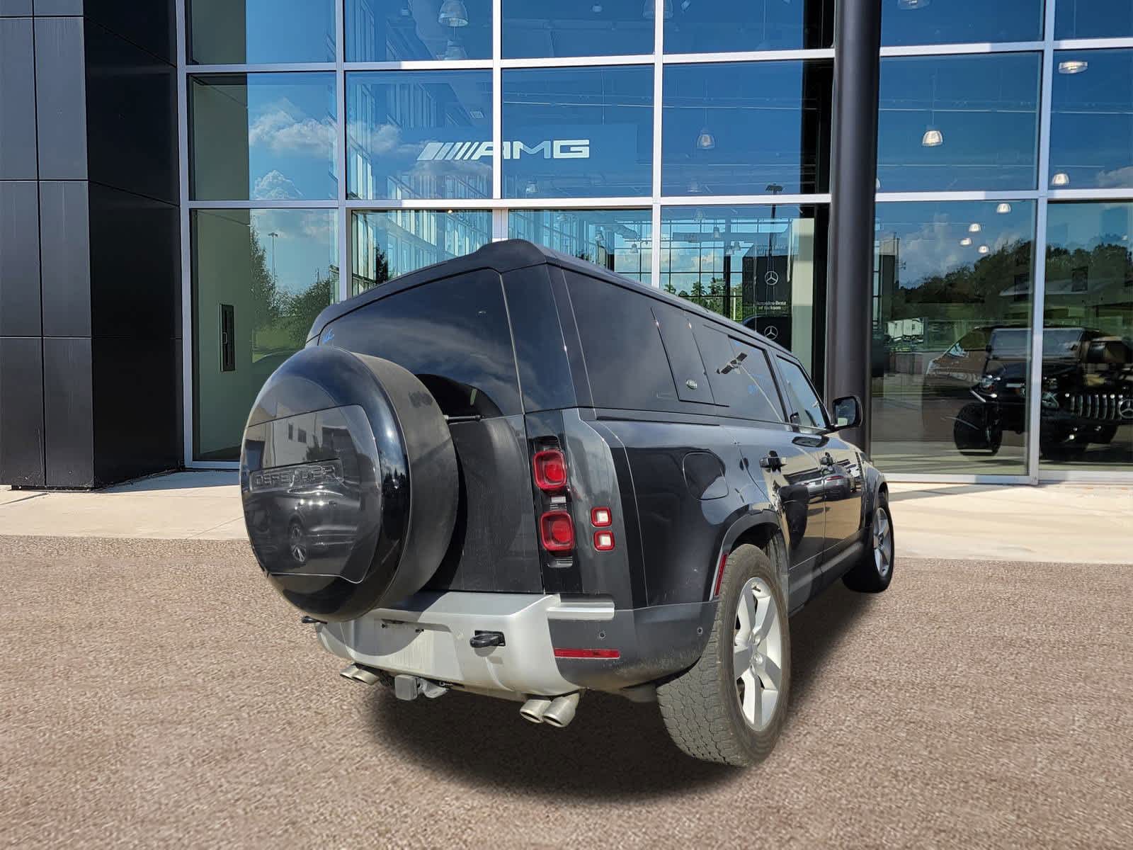 Thumbnail: 2024 Land Rover Defender - 9