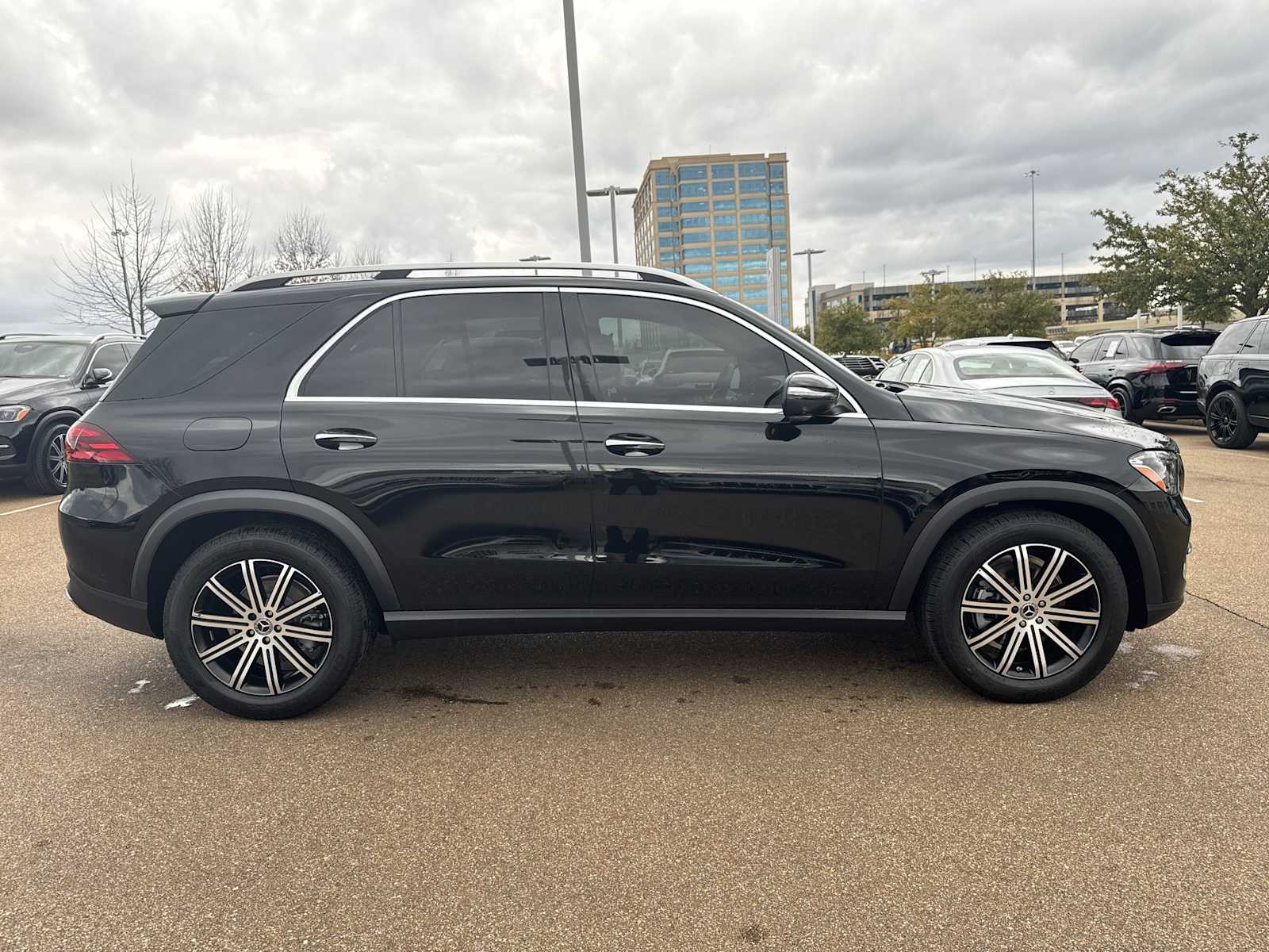 Thumbnail: 2026 Mercedes-Benz GLE - 7