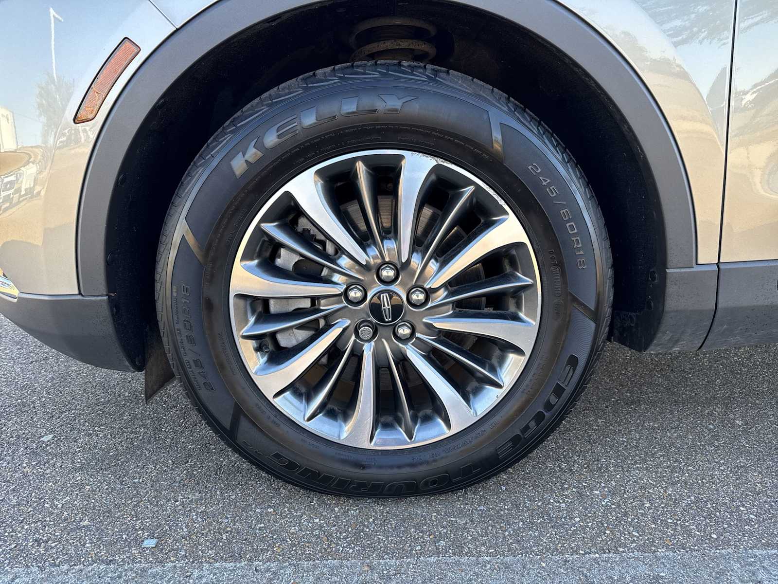 Thumbnail: 2023 Lincoln Nautilus - 12