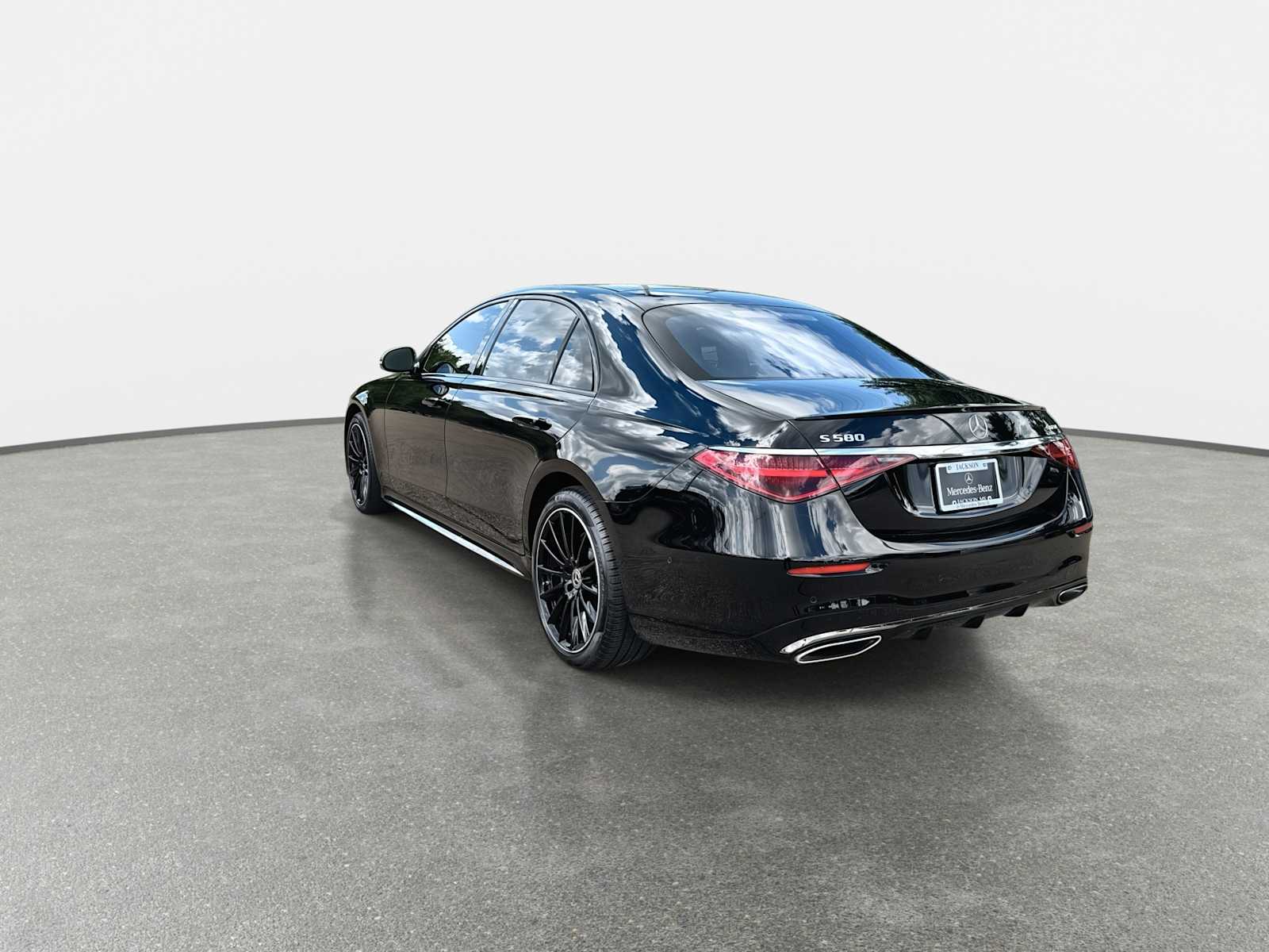 Thumbnail: 2023 Mercedes-Benz S-Class - 6