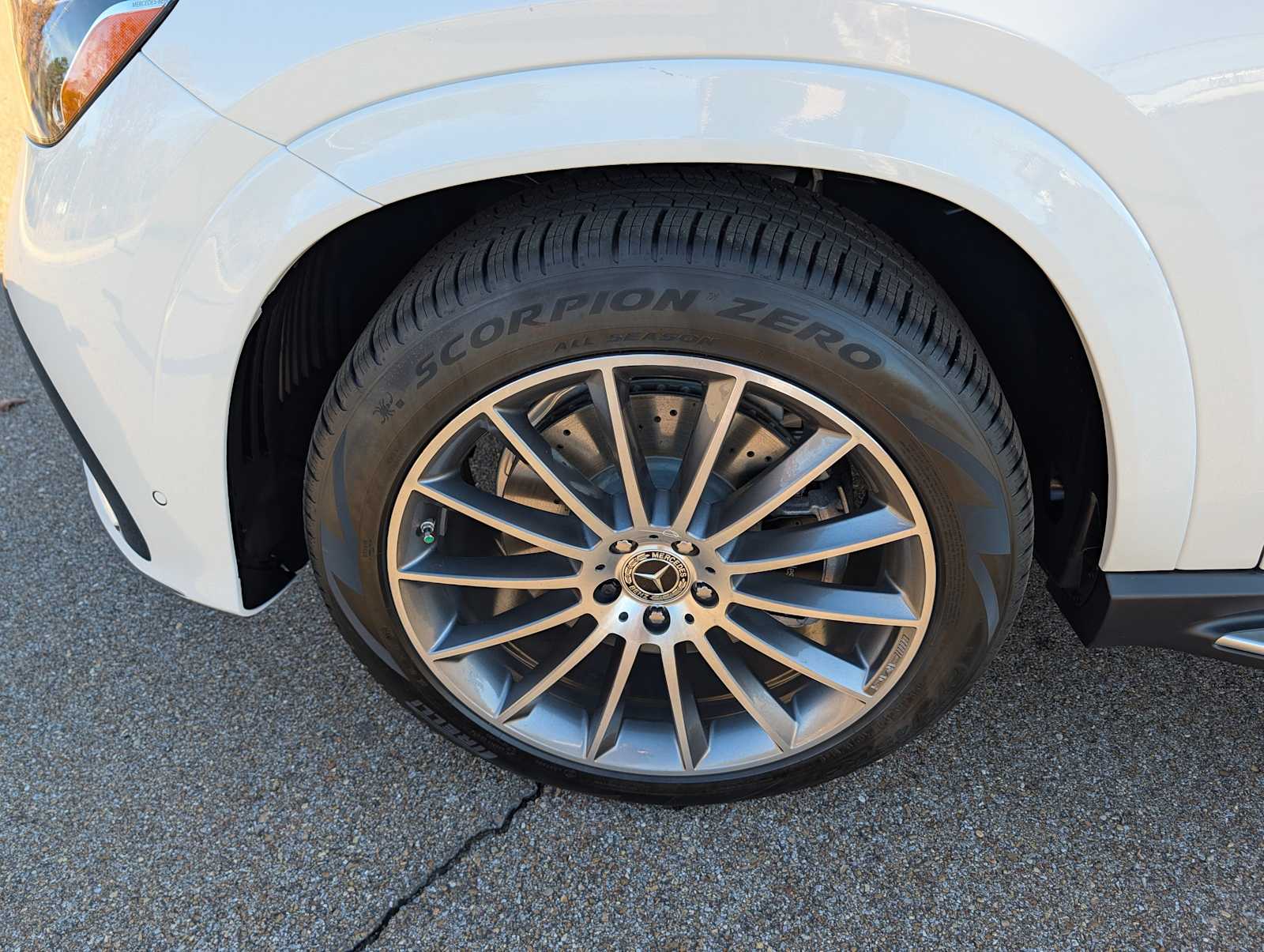 Thumbnail: 2026 Mercedes-Benz GLE - 22