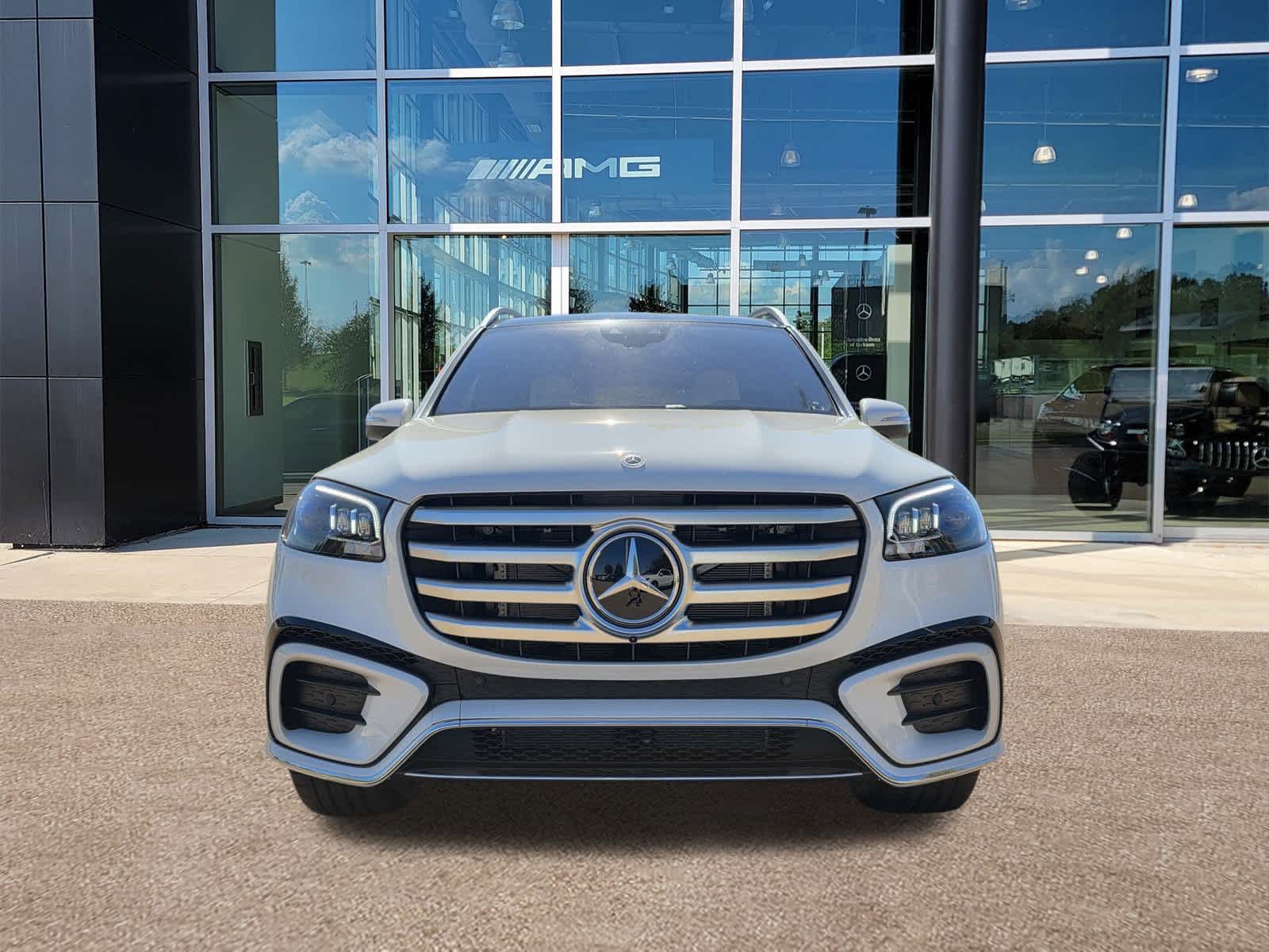 2026 Mercedes Benz GLS 580 4MATIC photo 2