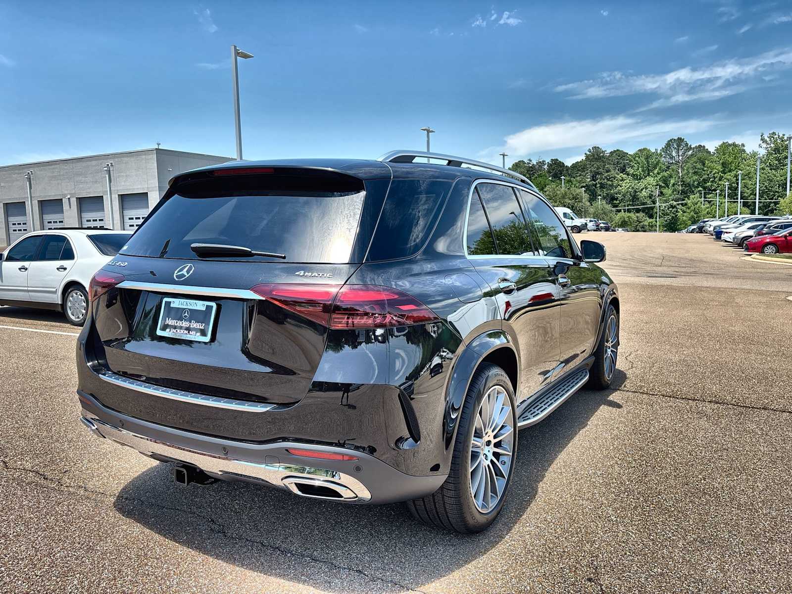 Thumbnail: 2026 Mercedes-Benz GLE - 8