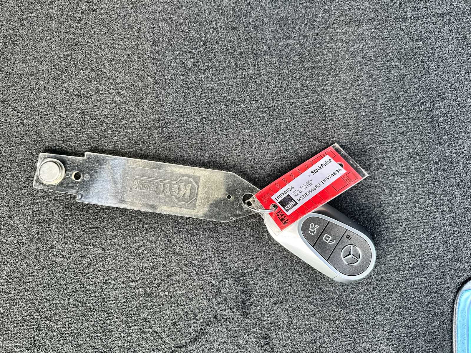 Thumbnail: 2026 Mercedes-Benz GLC - 26