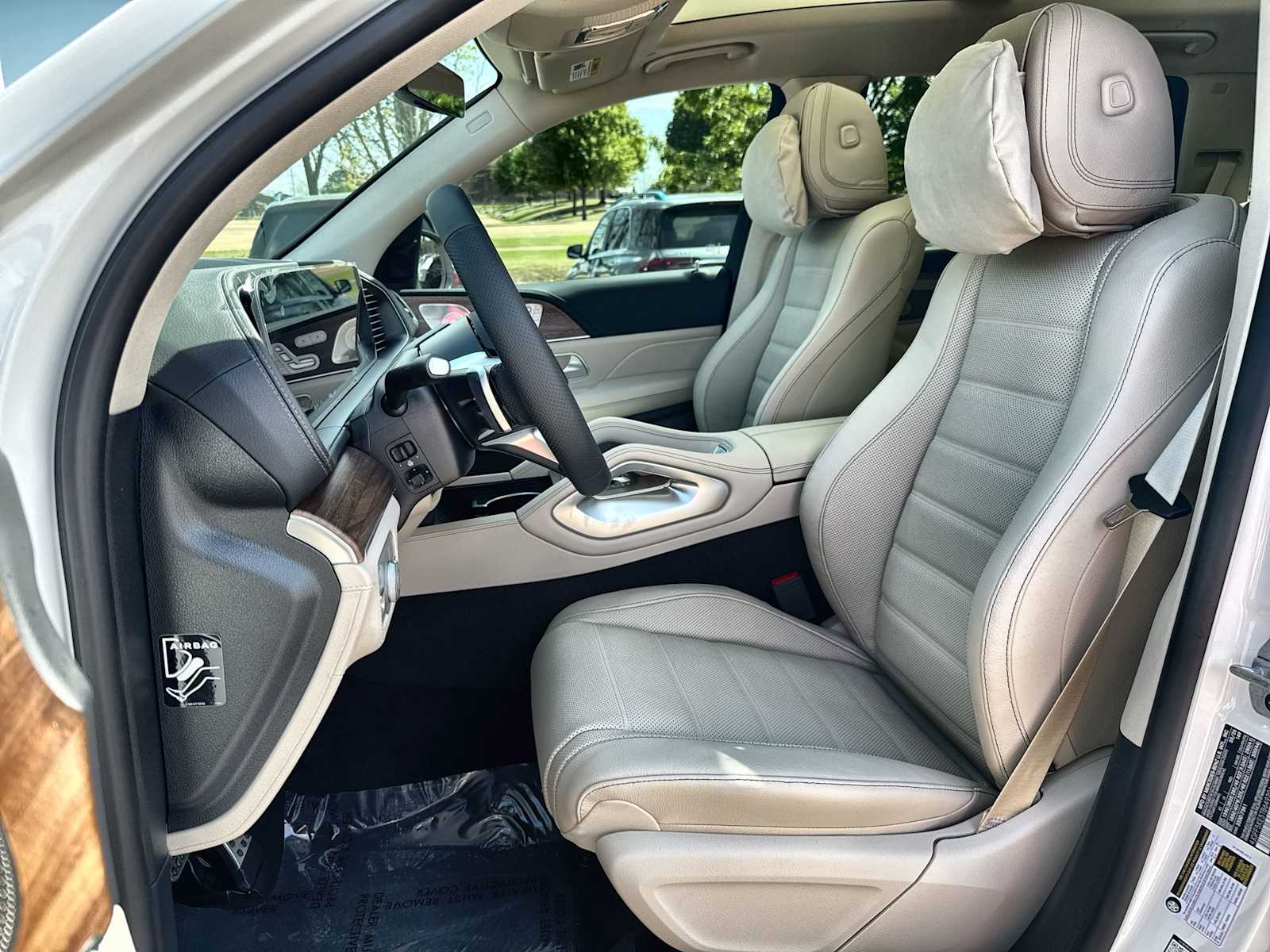 Thumbnail: 2026 Mercedes-Benz GLS - 3