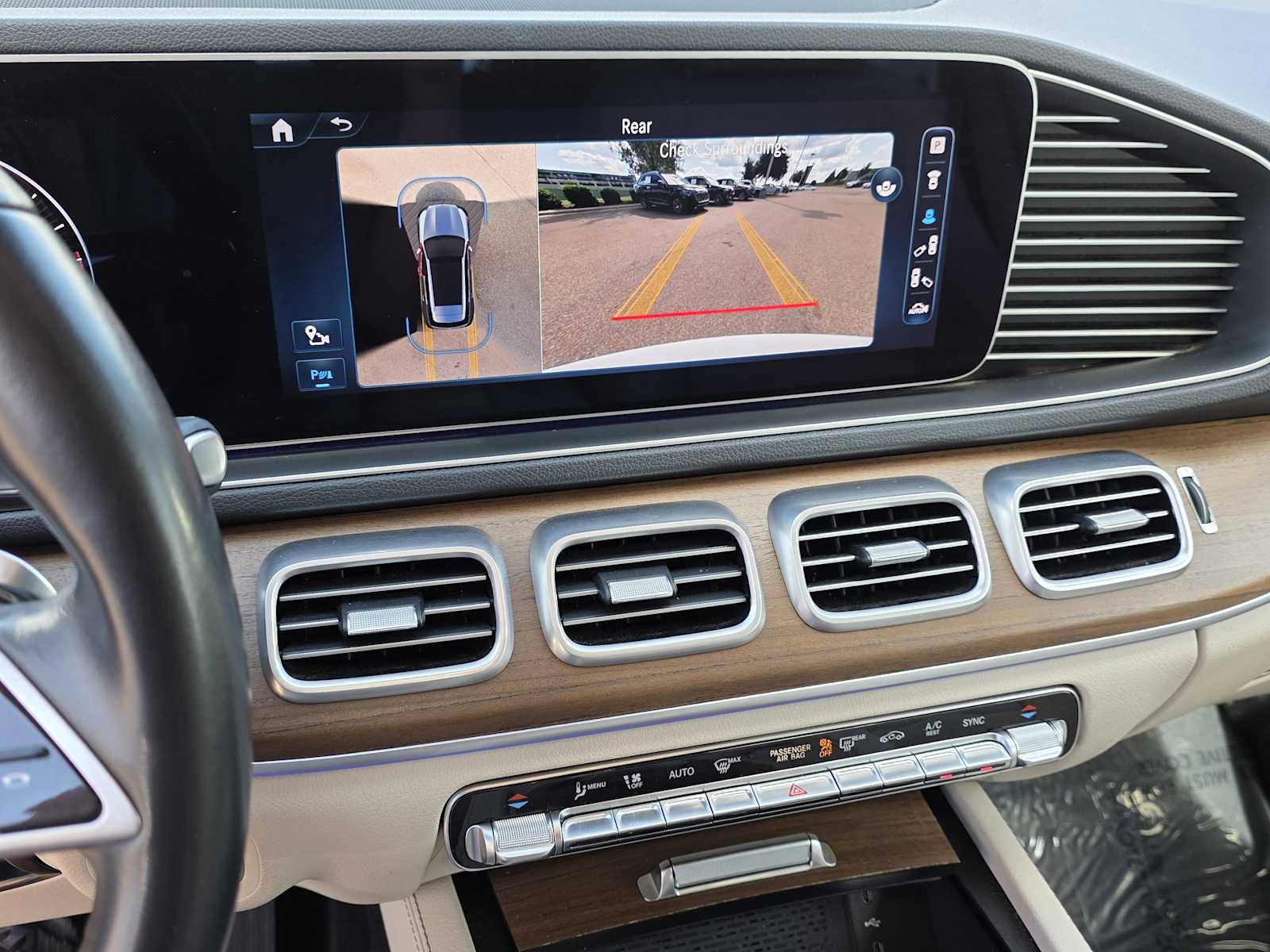 Thumbnail: 2024 Mercedes-Benz GLE - 9