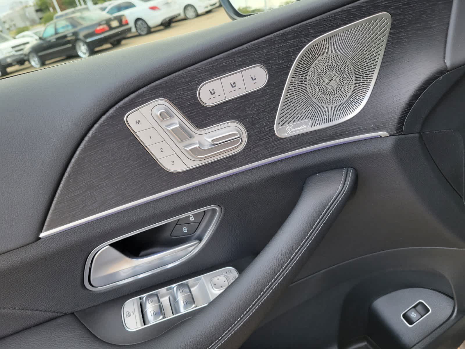 Thumbnail: 2025 Mercedes-Benz GLS - 14