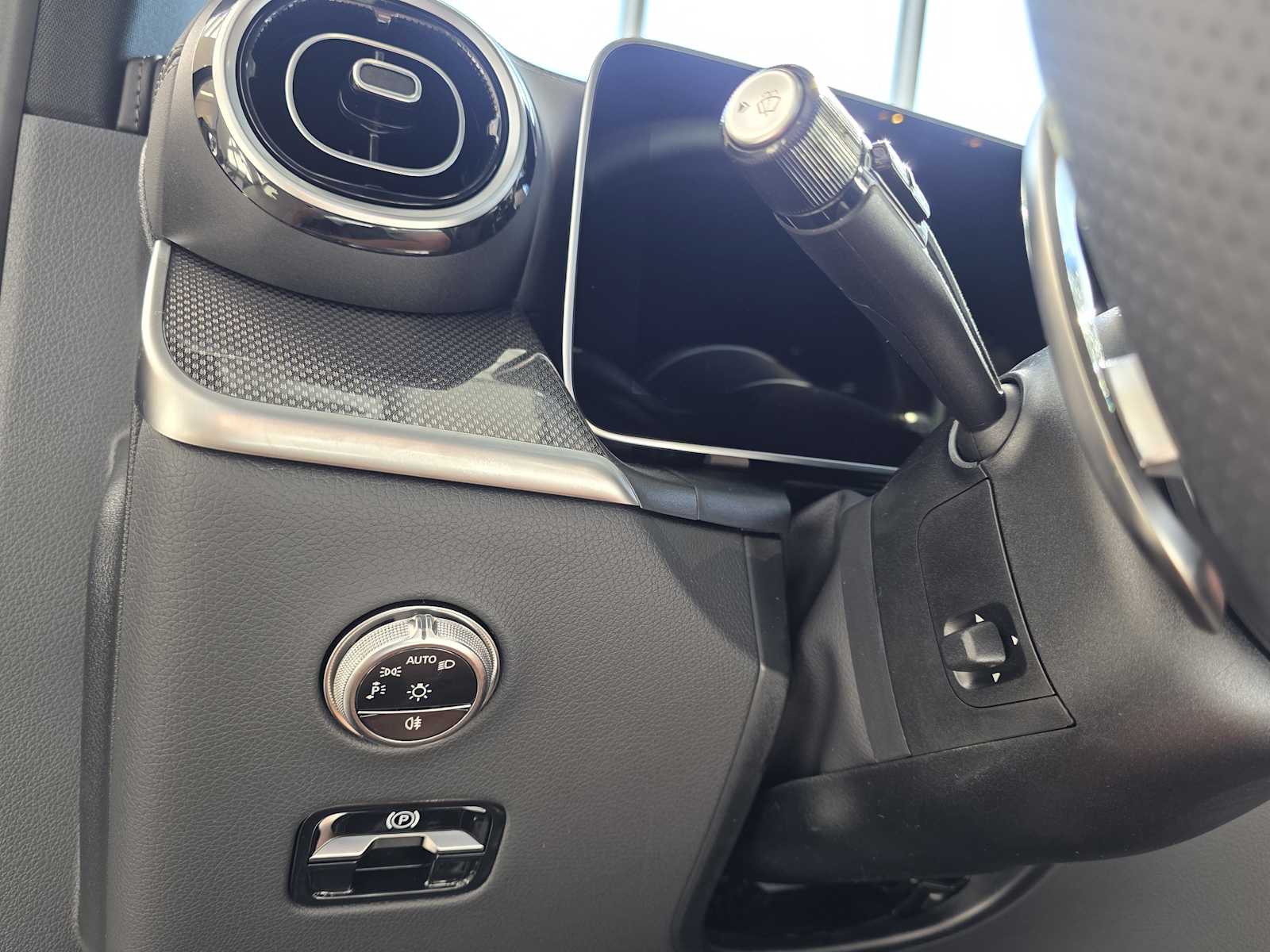 Thumbnail: 2026 Mercedes-Benz GLC - 10