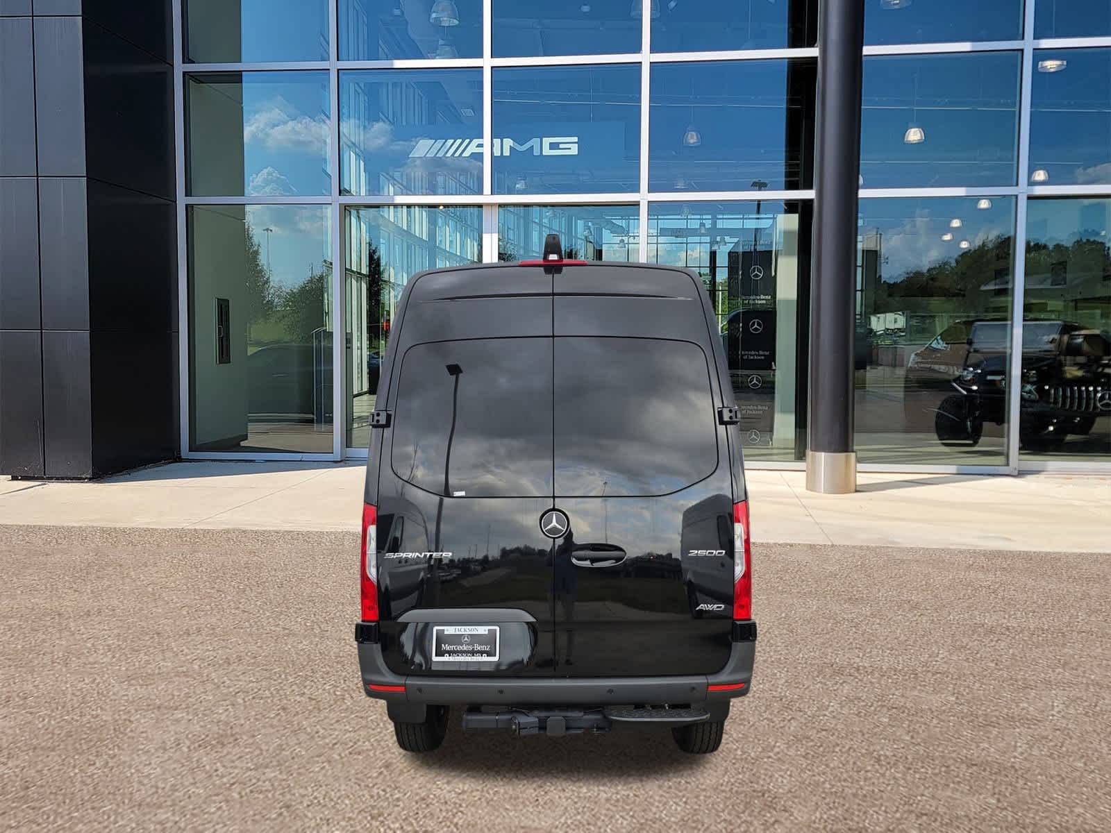 Thumbnail: 2026 Mercedes-Benz Sprinter - 7