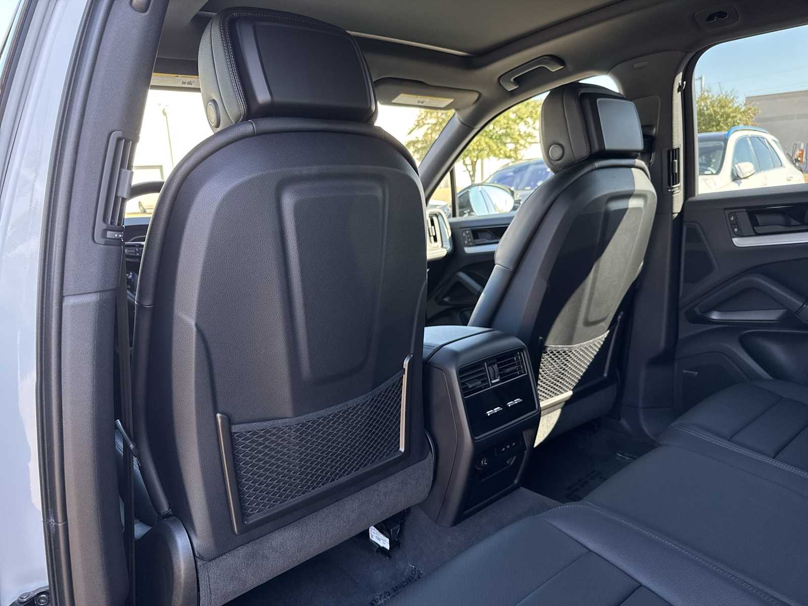 Thumbnail: 2025 Porsche Cayenne - 16