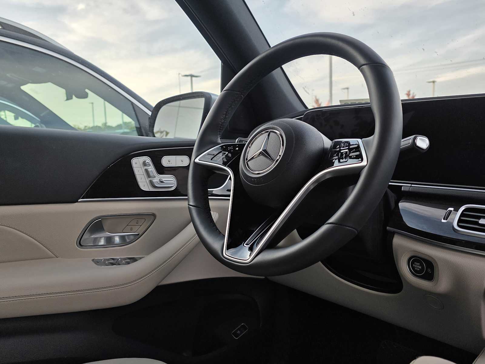 Thumbnail: 2025 Mercedes-Benz GLE - 8