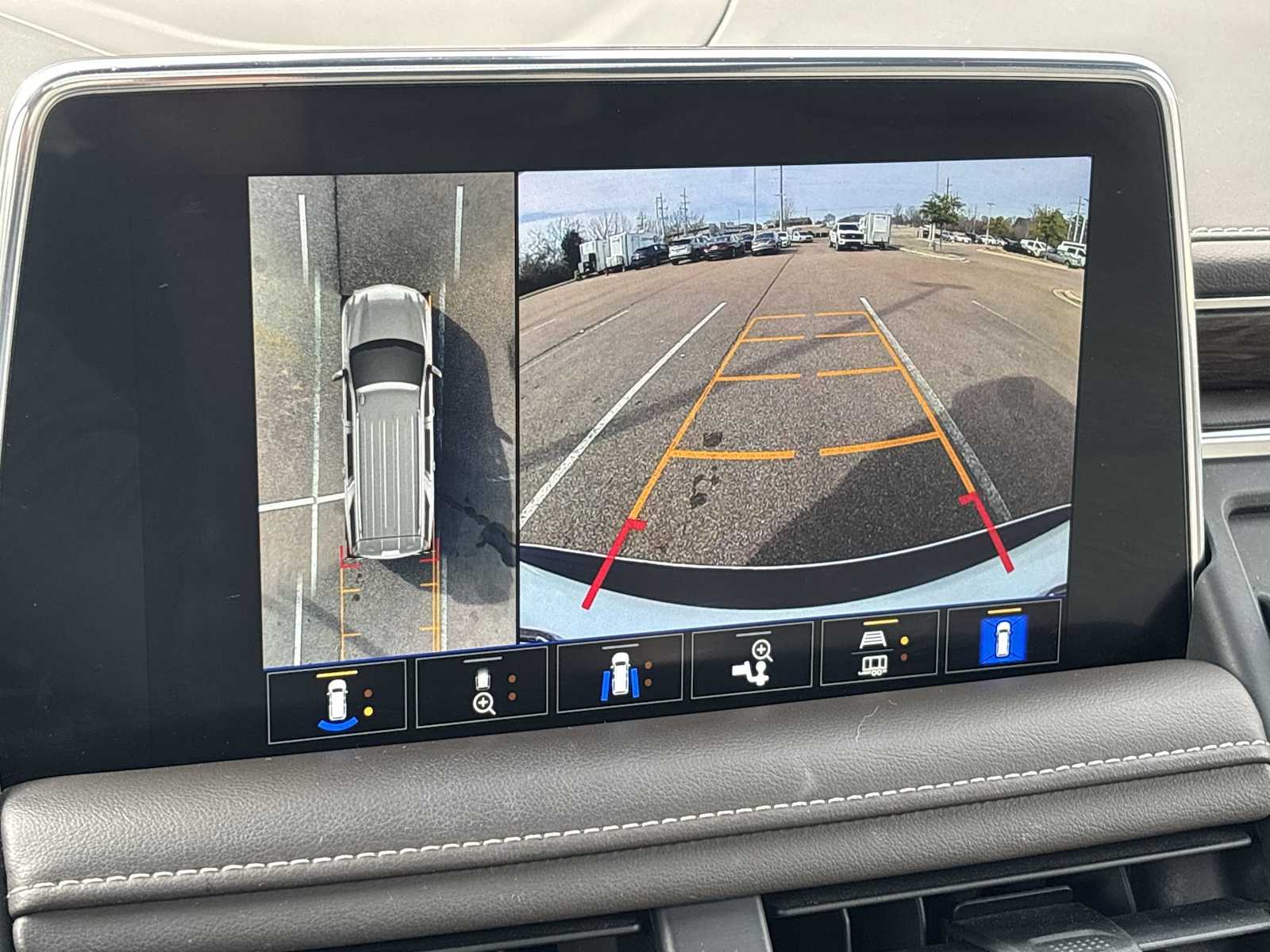 Thumbnail: 2022 Chevrolet Tahoe - 23