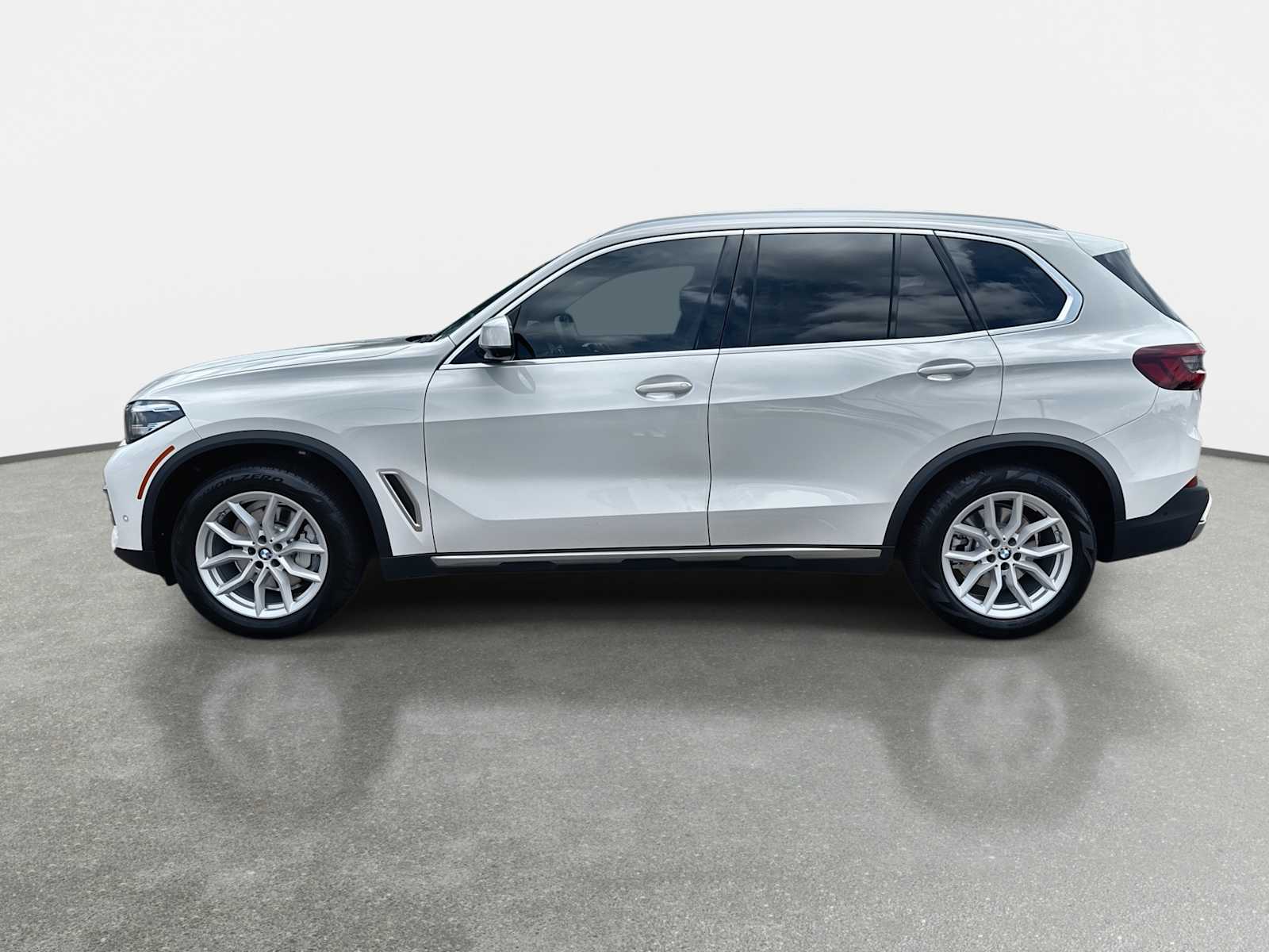 Thumbnail: 2023 BMW X5 - 4