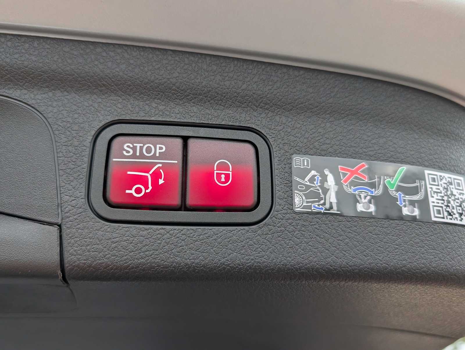 Thumbnail: 2026 Mercedes-Benz GLE - 26