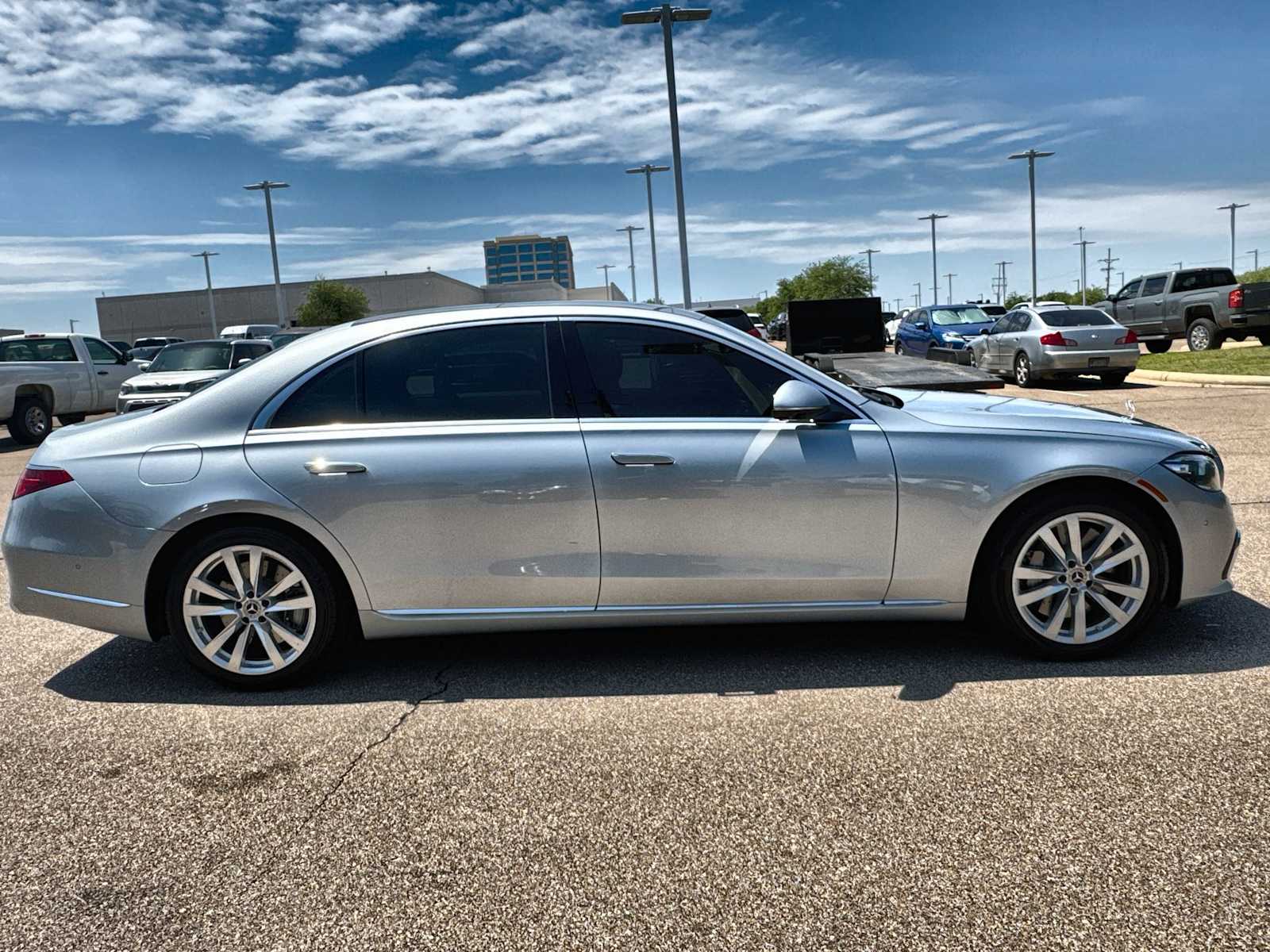 Thumbnail: 2022 Mercedes-Benz S-Class - 10