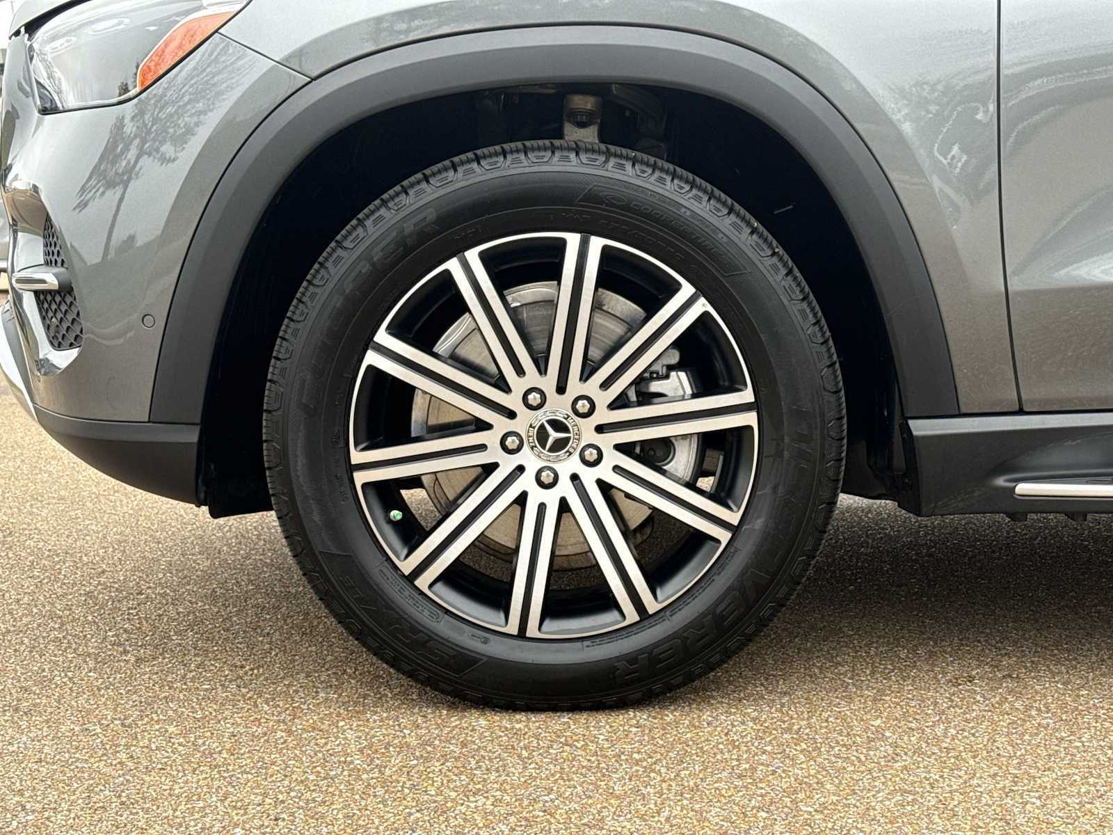 Thumbnail: 2026 Mercedes-Benz GLE - 12