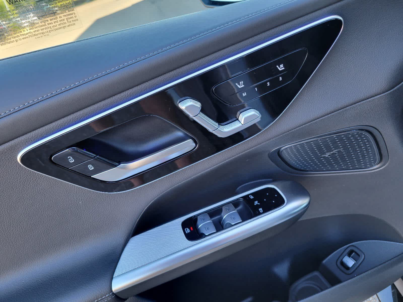 Thumbnail: 2025 Mercedes-Benz GLC - 13