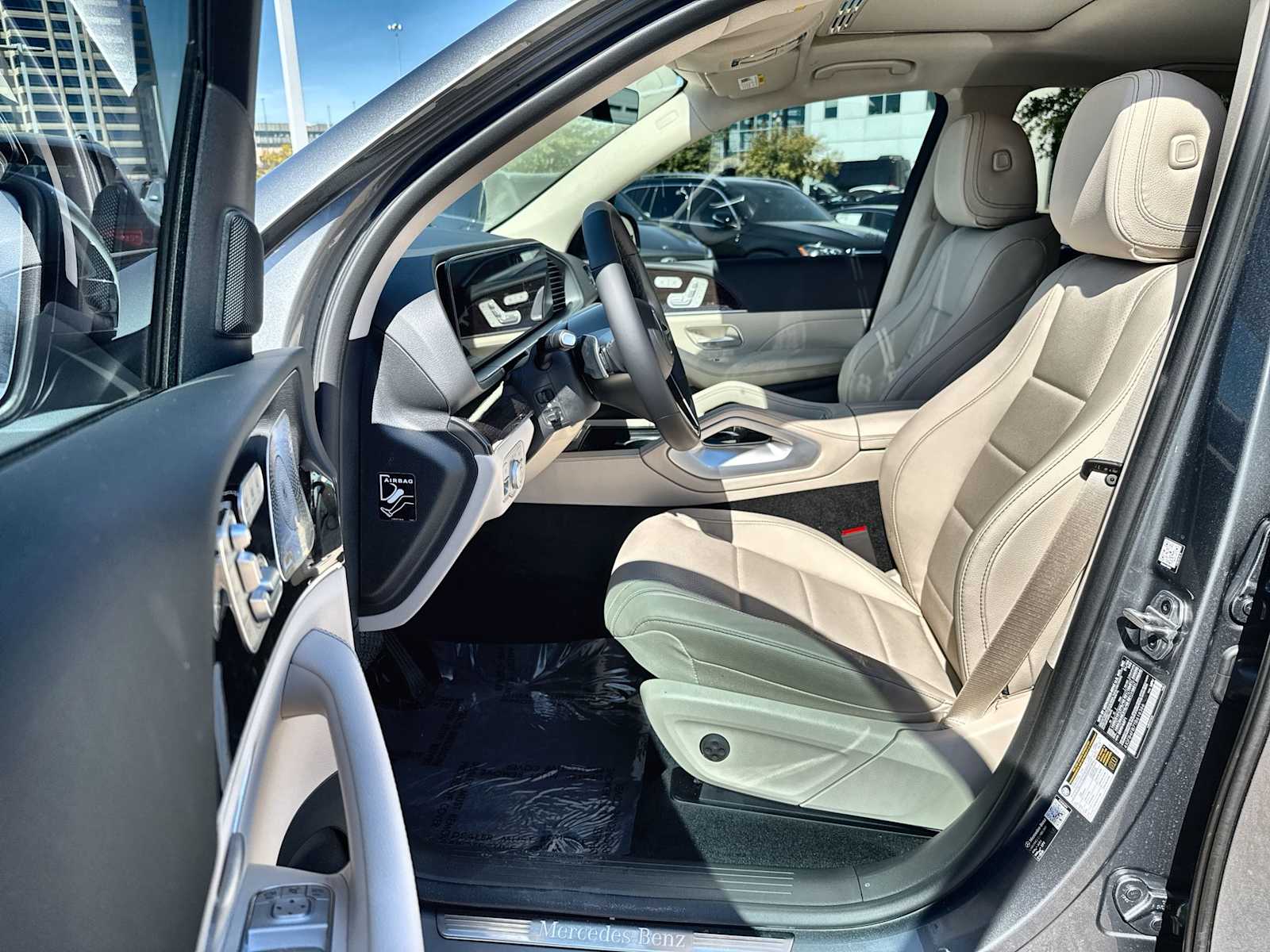 Thumbnail: 2026 Mercedes-Benz GLE - 2