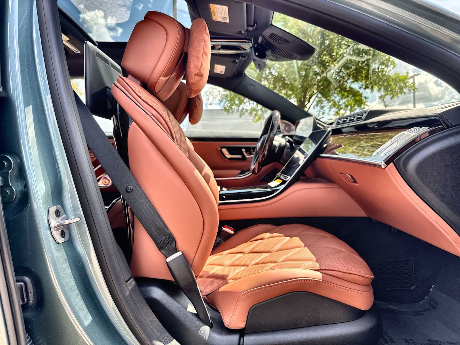 Thumbnail: 2026 Mercedes-Benz S-Class - 9