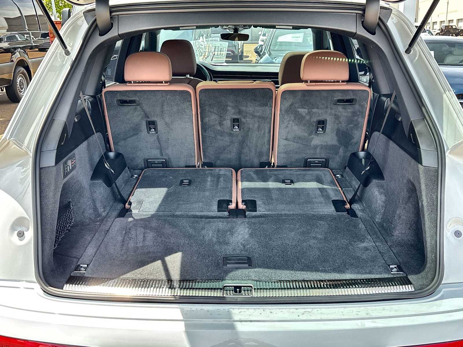 Thumbnail: 2025 Audi Q7 - 17