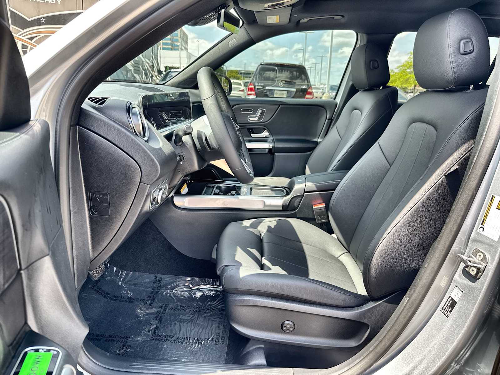 Thumbnail: 2026 Mercedes-Benz GLB - 2