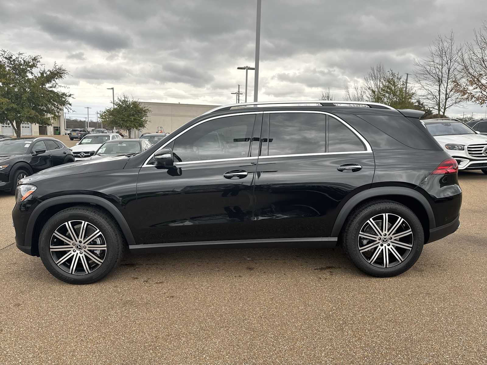 Thumbnail: 2026 Mercedes-Benz GLE - 3