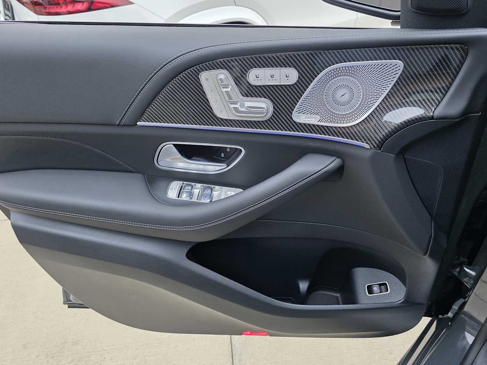 Thumbnail: 2026 Mercedes-Benz GLE - 15