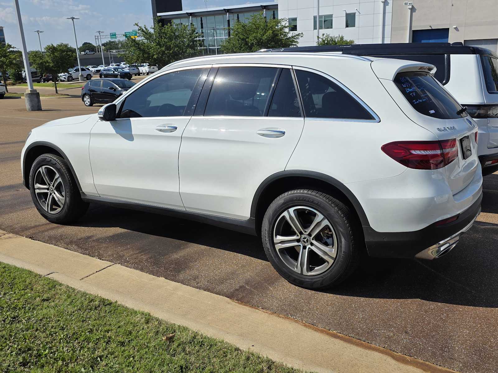 Thumbnail: 2018 Mercedes-Benz GLC - 2