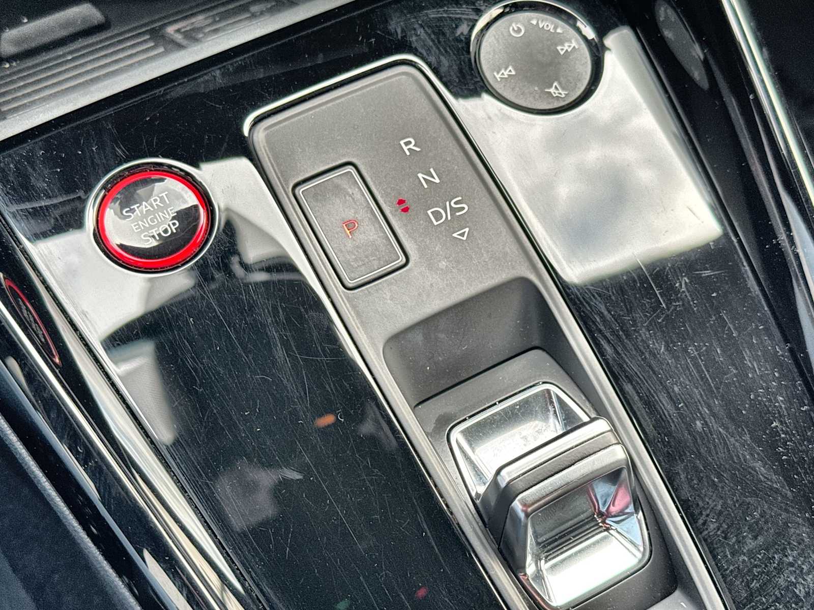 Thumbnail: 2024 Audi RS 3 - 23