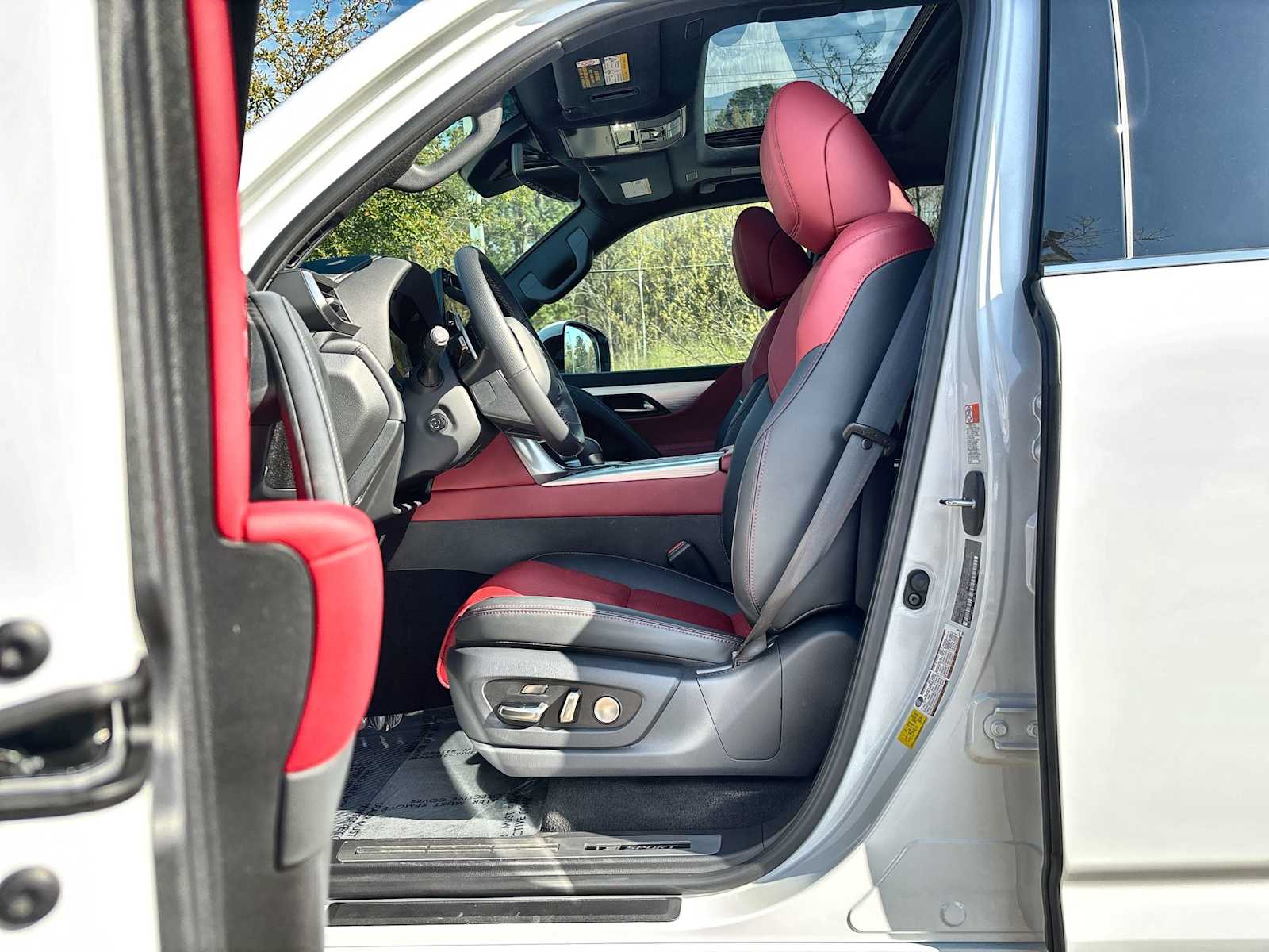 Thumbnail: 2025 Lexus LX - 2