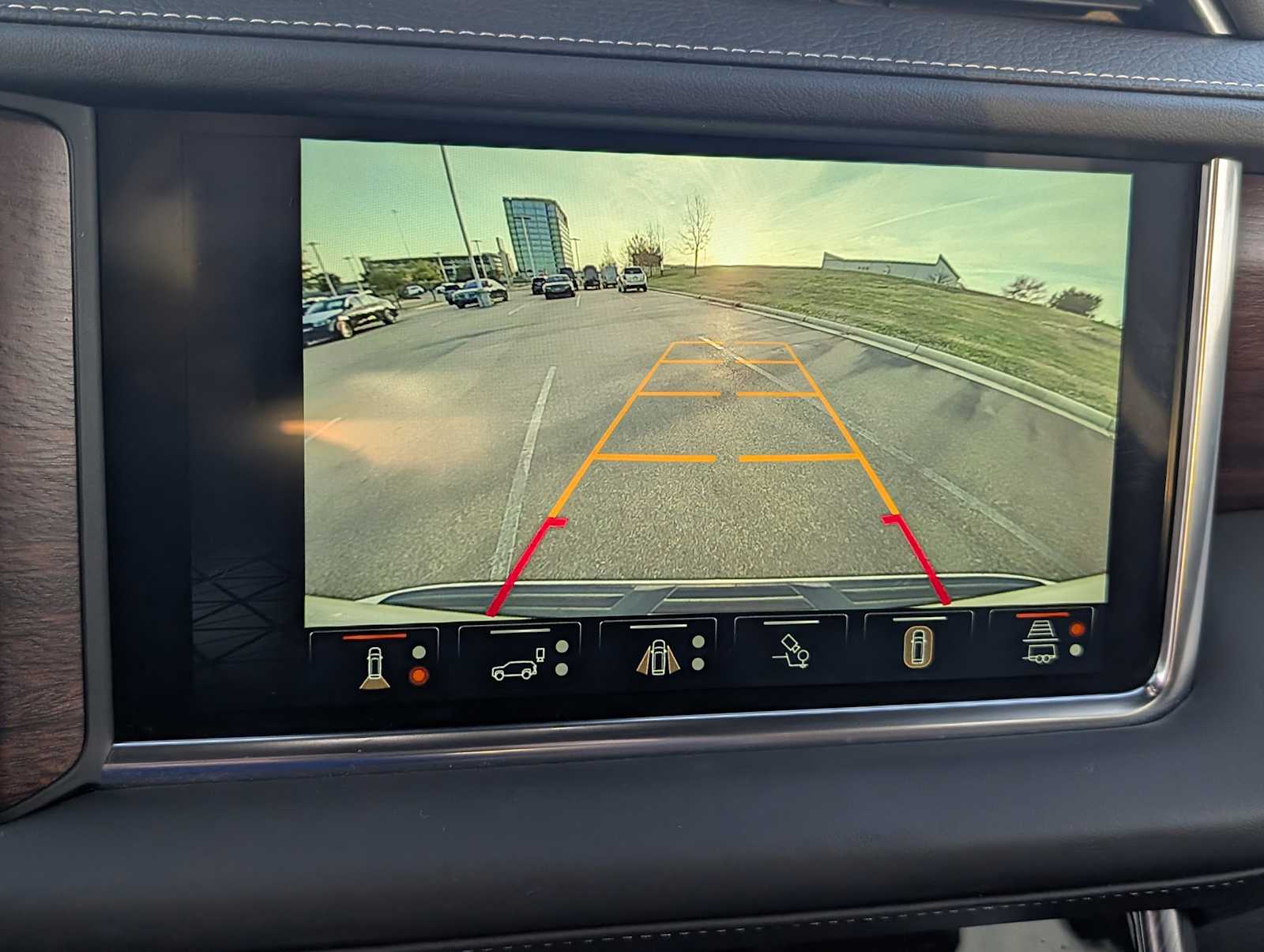 Thumbnail: 2024 GMC Yukon XL - 17