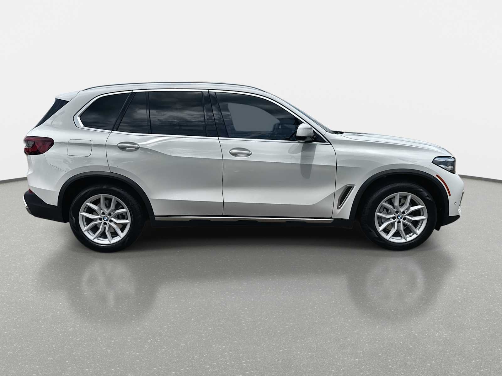 Thumbnail: 2023 BMW X5 - 9
