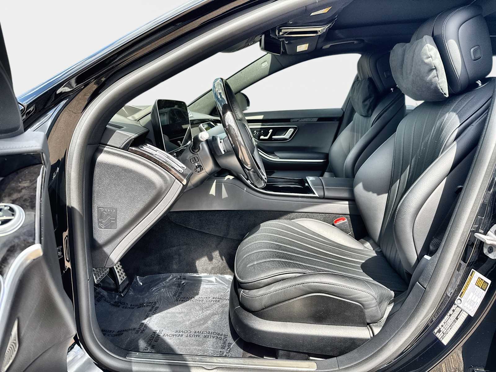 Thumbnail: 2023 Mercedes-Benz S-Class - 2