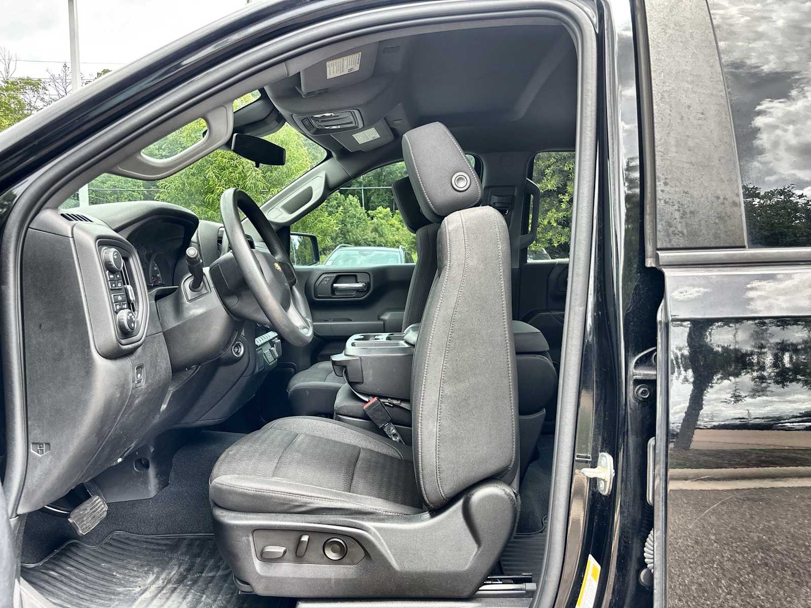 Thumbnail: 2022 Chevrolet Silverado 1500 - 3
