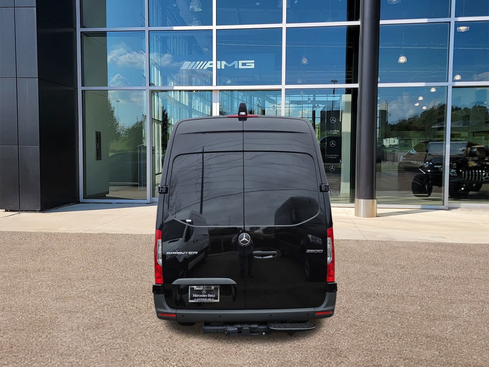 Thumbnail: 2026 Mercedes-Benz Sprinter - 7