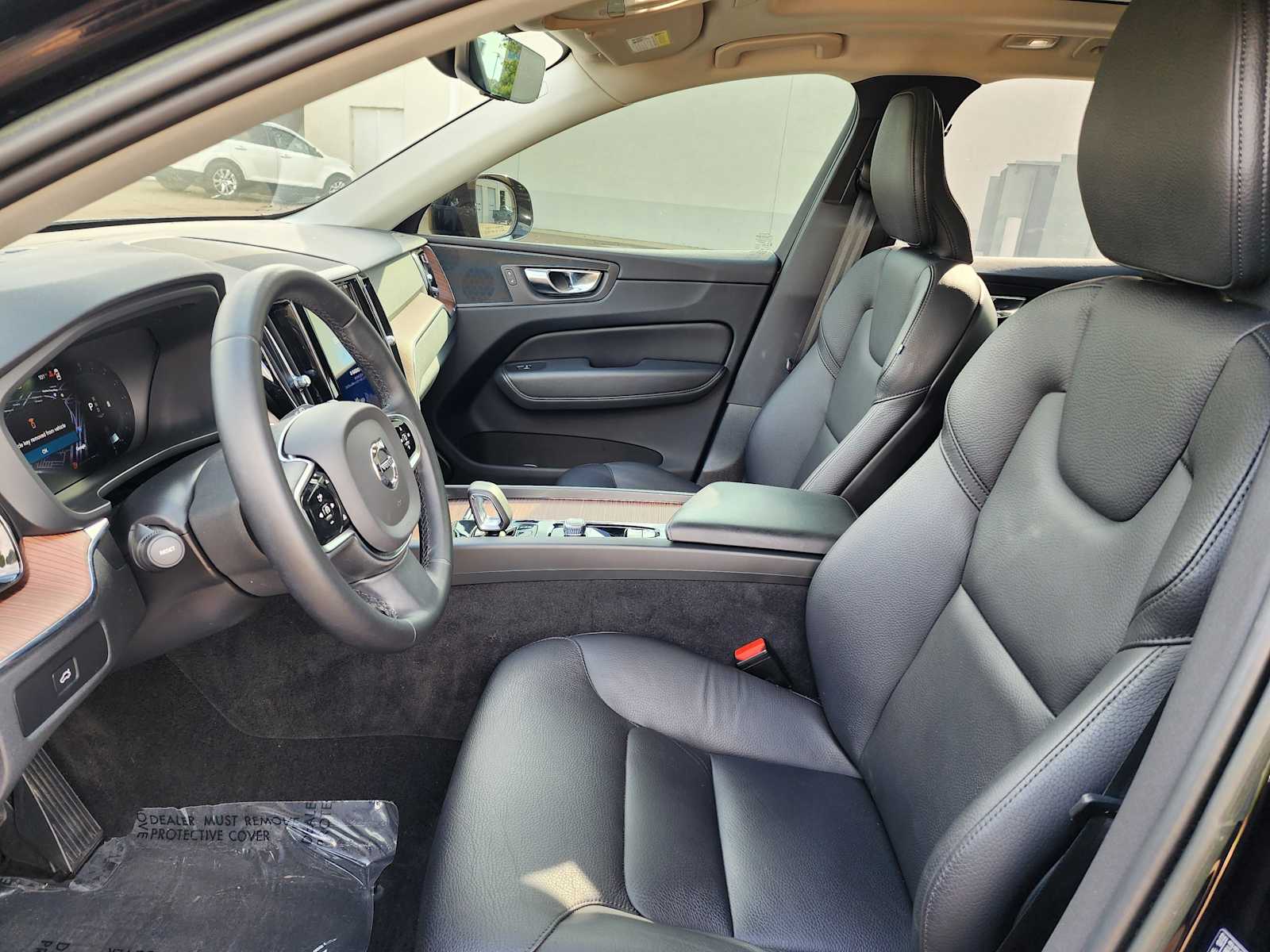2023 Volvo XC60 B5 Plus 8