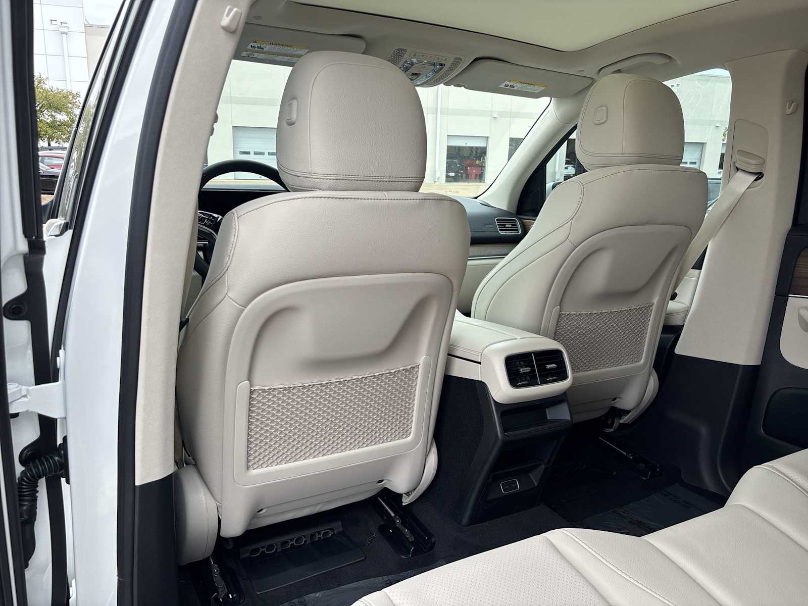 Thumbnail: 2026 Mercedes-Benz GLE - 16