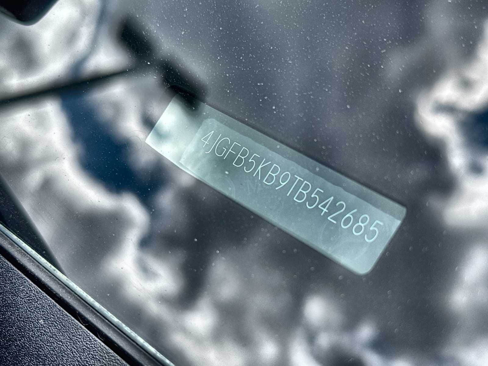 Thumbnail: 2026 Mercedes-Benz GLE - 25